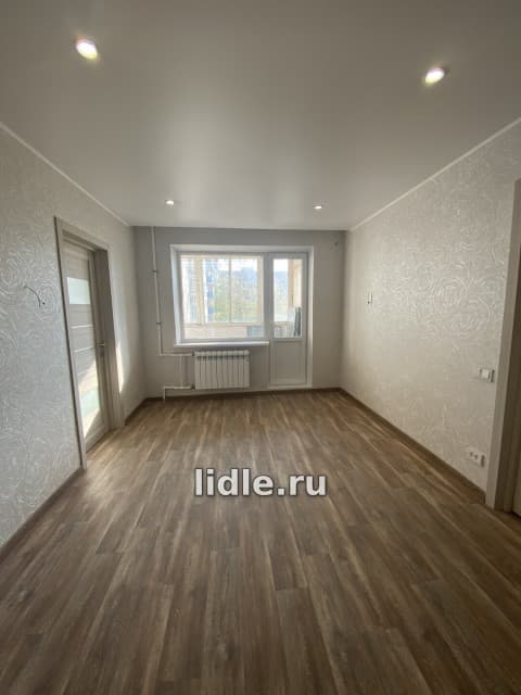 Продам 3-комнатную квартиру в Мариуполе Левобережный р-н